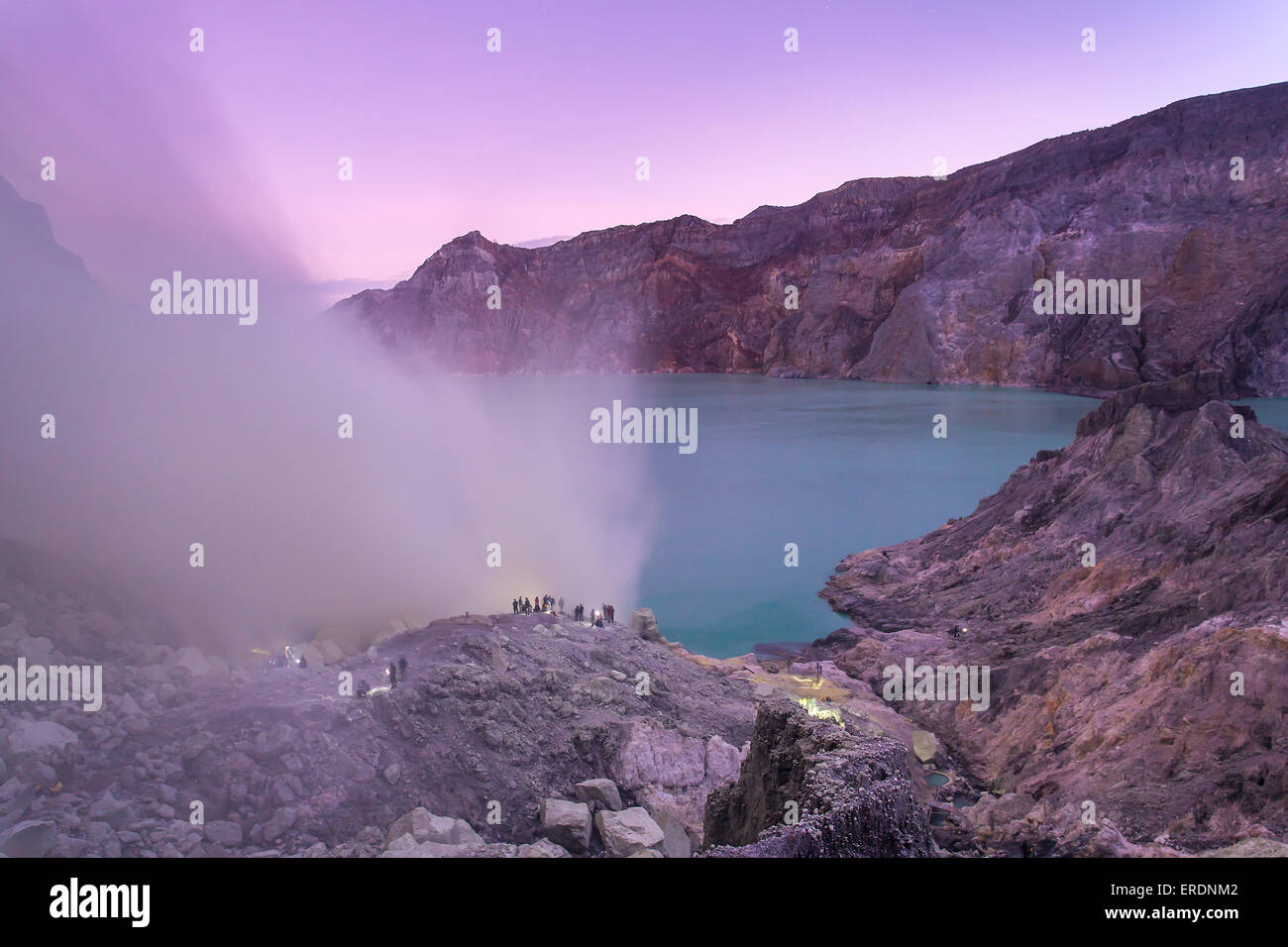 Kawah Ijen au lever du soleil, de l'Indonésie Banque D'Images