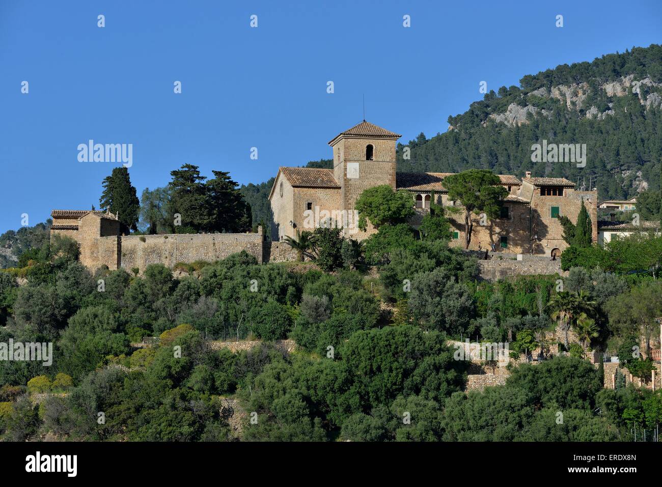 Eglise de San Juan Bautista, église Deià, Serra de Tramuntana, à Majorque, Îles Baléares, Espagne Banque D'Images