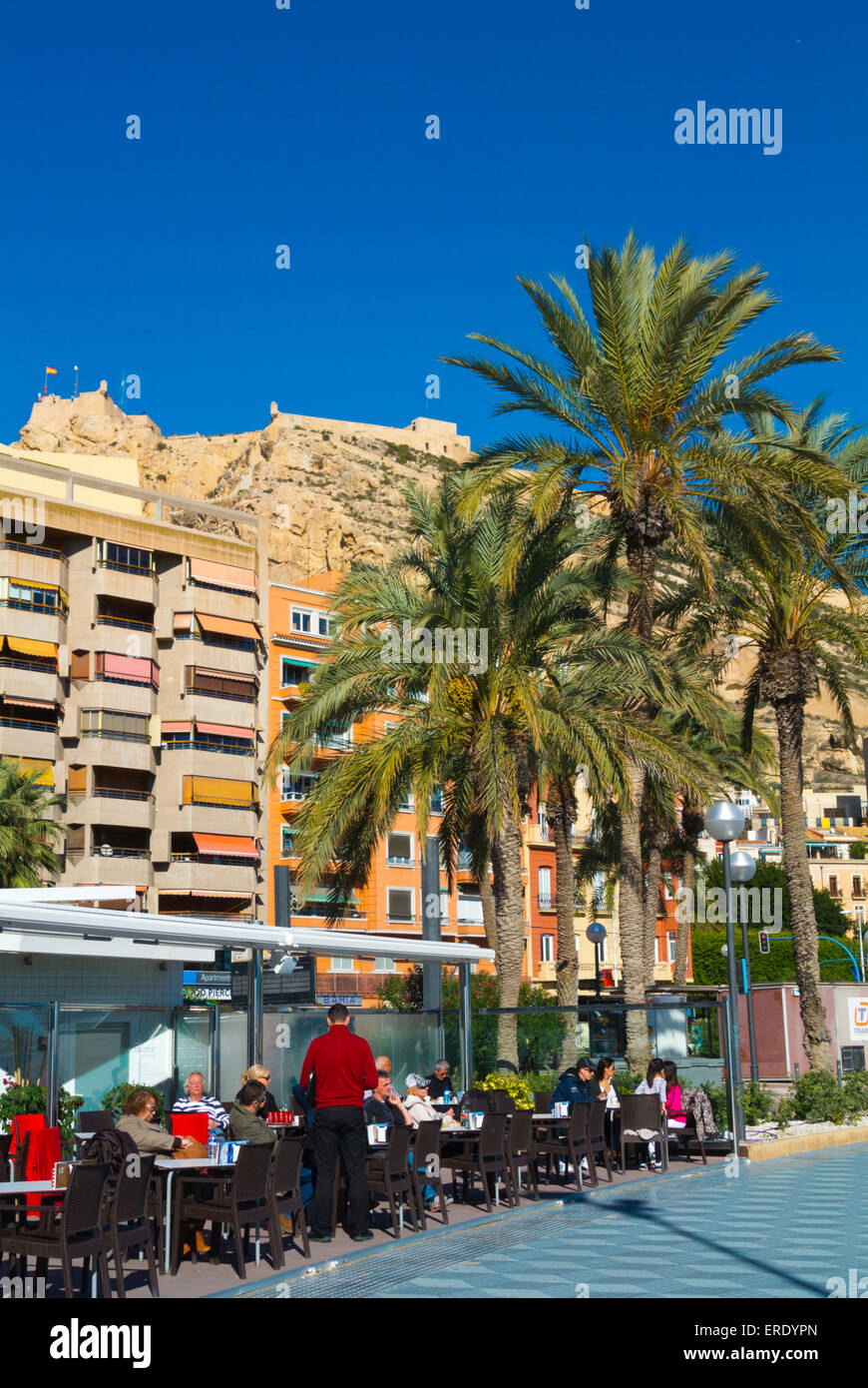 Paseo de Gomez, promenade at Playa del Postiguet, Alicante, Alicante, Costa Blanca, Espagne Banque D'Images