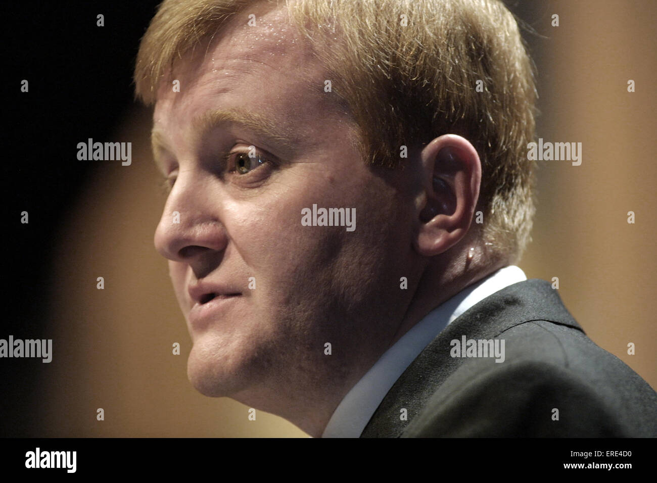 Les libéraux-démocrates chef Charles Kennedy s'adressant à un rassemblement électoral tenue au stade de Meadowbank à Édimbourg. Kennedy a été élu à la Chambre des communes en 1983 et servi jusqu'à perdre son siège à l'élection générale britannique de 2015, agissant comme chef de son parti à partir de à partir de 1999-2006. Kennedy est mort à son domicile, à l'Ecosse le 1er juin 2015. Banque D'Images