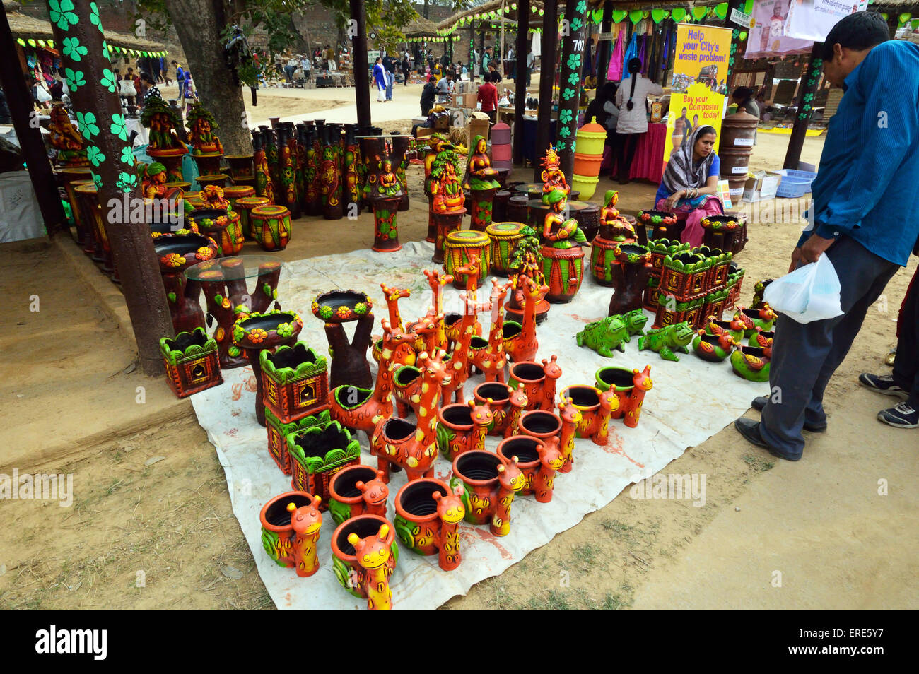 Le Chhattisgarh s d'artisanat faits à partir de la terre cuite, laiton, bois, bambou et fer forgé Surajkund Artisanat International Mela Mar 2015 Banque D'Images