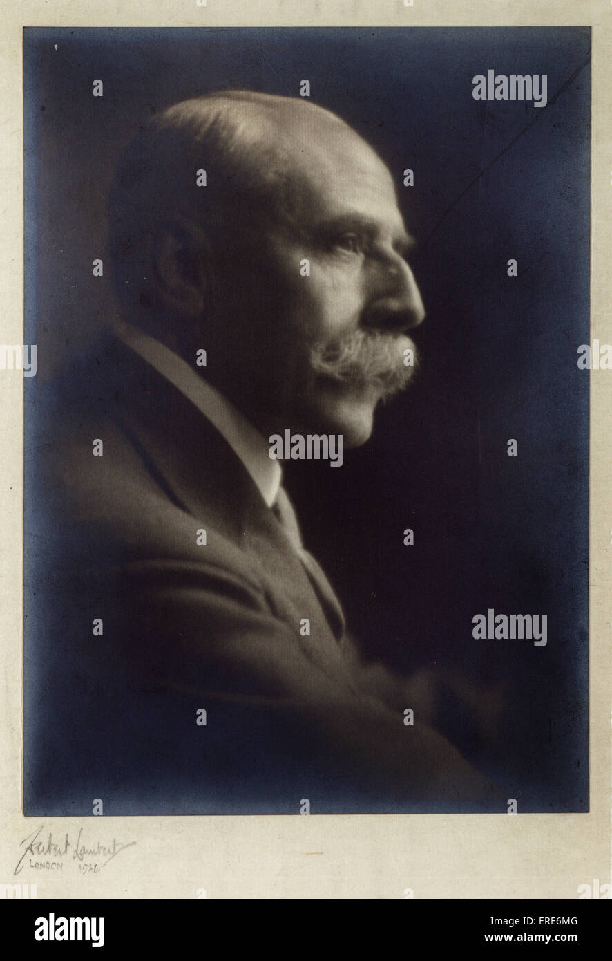 Edward Elgar, portrait, 1921. Compositeur britannique 2 Juin 1857 - 23 février 1934. Photographie par Herbert Lambert (1881 - 1936). Banque D'Images