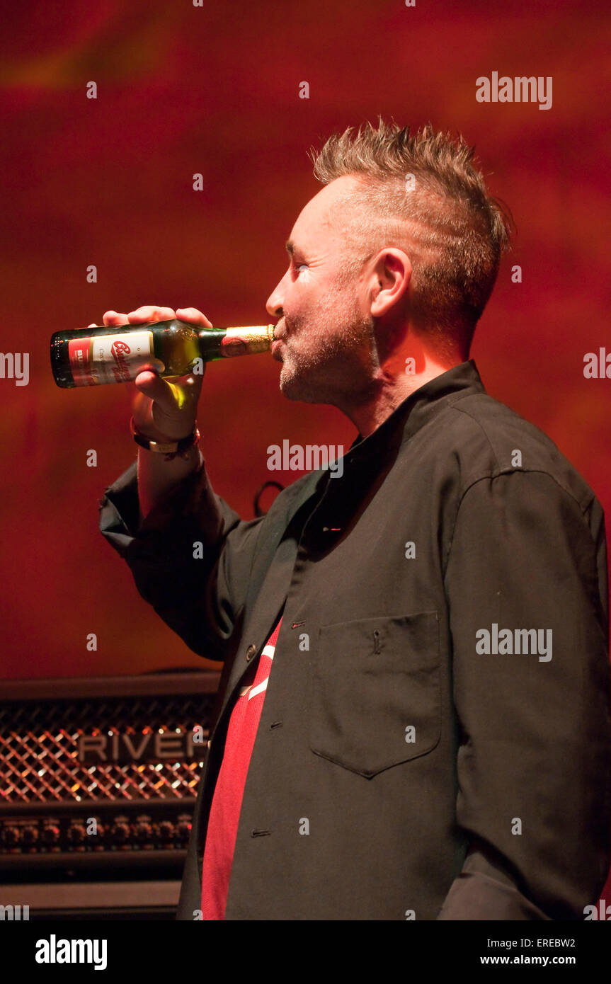 Virtuose du violon Nigel Kennedy en concert à la Cheltenham Jazz Festival. 4 mai 2009. Banque D'Images