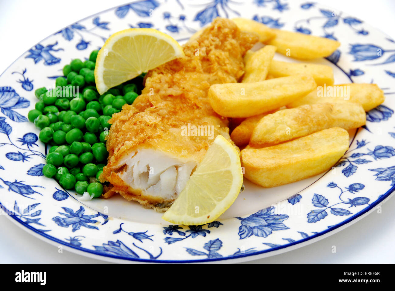 COD fish & chips AVEC POIS ET TRANCHE DE CITRON Banque D'Images