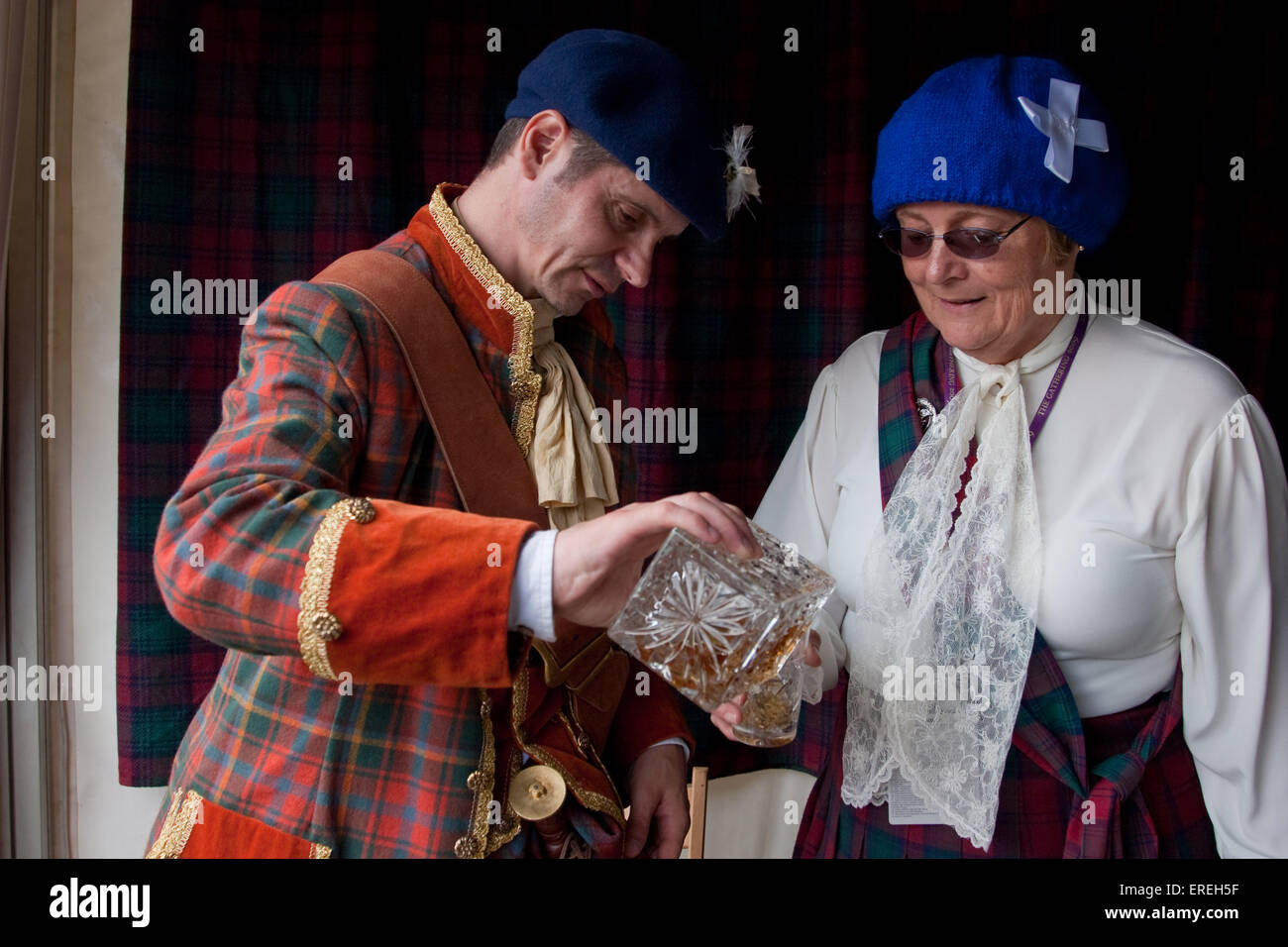 - Les hommes fidèles jacobites décroche à la collecte, l'événement Retrouvailles Holyrood Park entre Arthur Seat et le palais de Holyrood, Banque D'Images