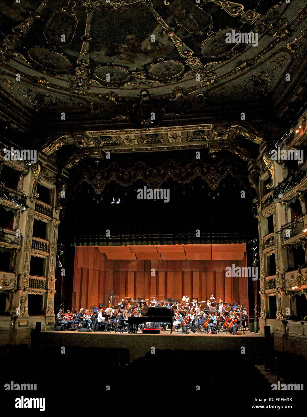 Modène, Teatro communale, de l'intérieur du théâtre de Modène avec le BBC National Orchestra of Wales en répétition Banque D'Images