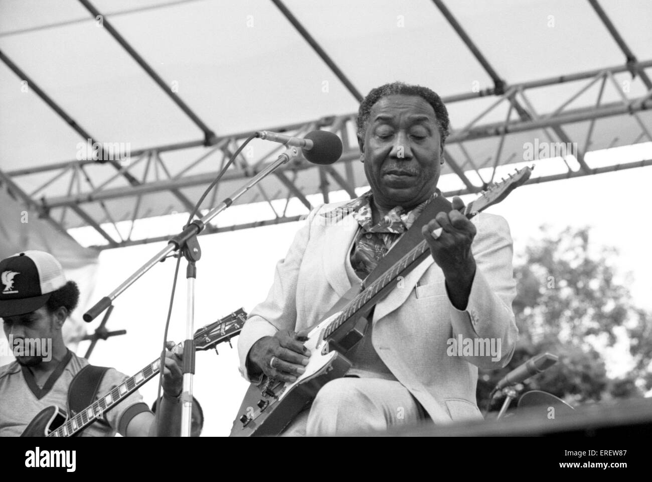 American bluesman Muddy Waters se produisant au Capital Radio Jazz Festival à Knebworth, en Angleterre, en juillet 1981.Né McKinley Banque D'Images