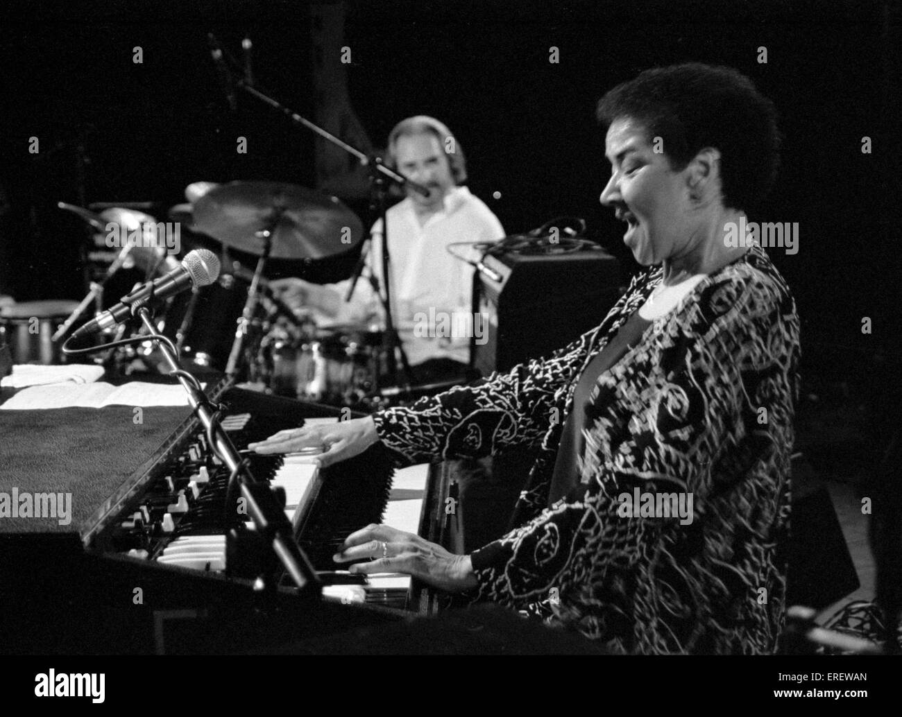 Photo Dédicacée De Rhoda Scott - Organiste Et Chanteuse - Autographe Années 90
