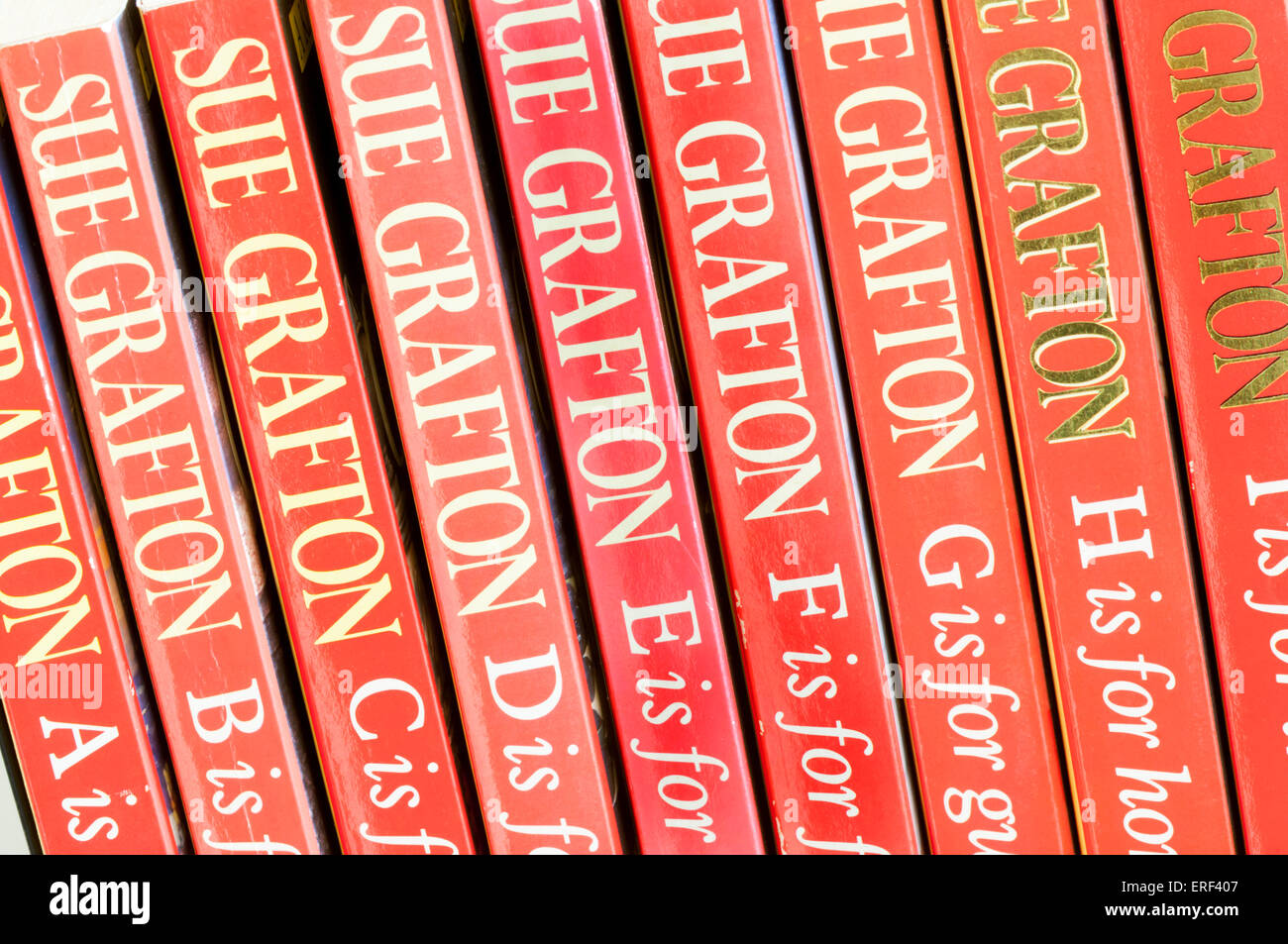 Le premier livre de volumes de Sue Grafton's alphabet série de romans policiers mettant en vedette Kinsey Millhone. Banque D'Images