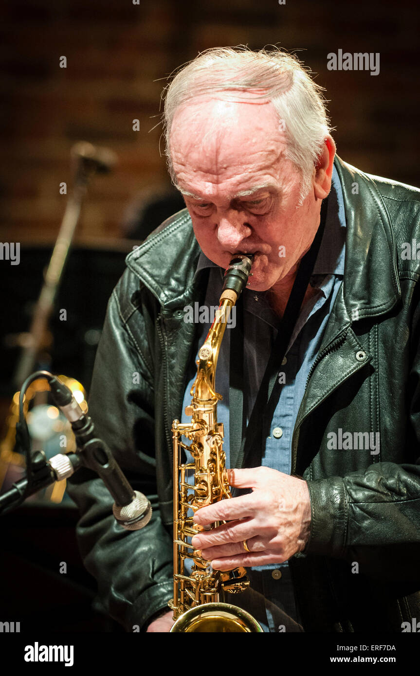 Sax Man Banque D Image Et Photos Page 3 Alamy