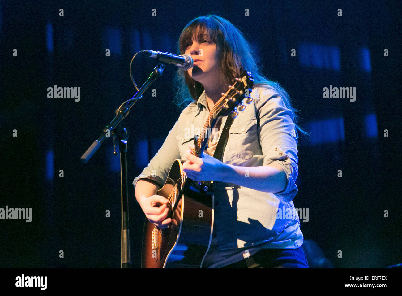 Chanteur auteur-compositeur américain Amelia Curran appuyé Aimee Mann à sa connexion celtique 2013 Concert au O2 ABC Glasgow. Banque D'Images