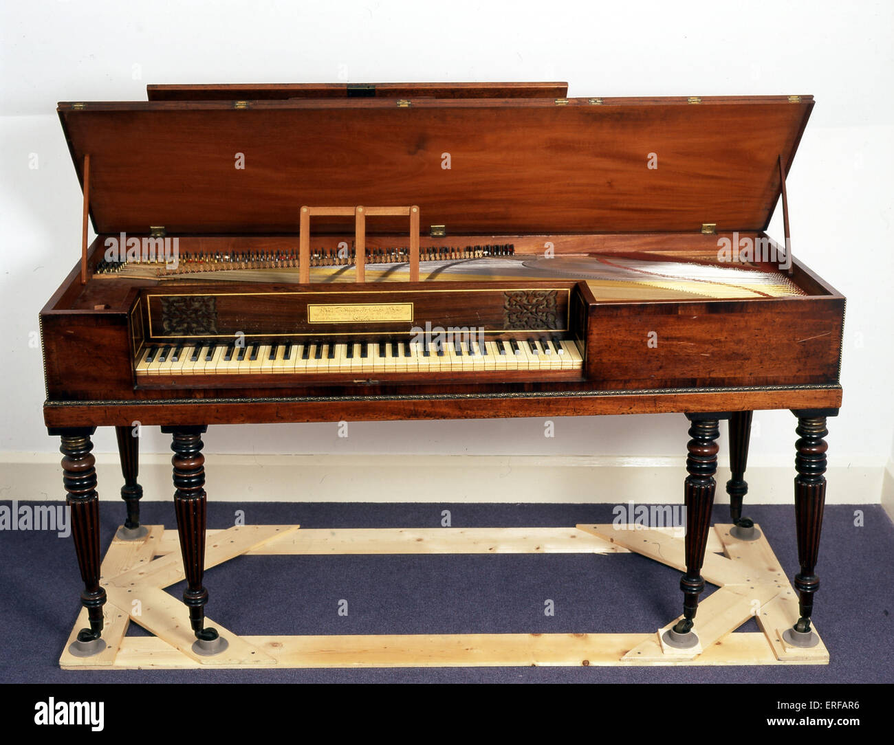 INSTR - Clavier - Piano - piano carré piano carré avec Rosewood cas, par  John BROADWOOD, 1817 Photo Stock - Alamy