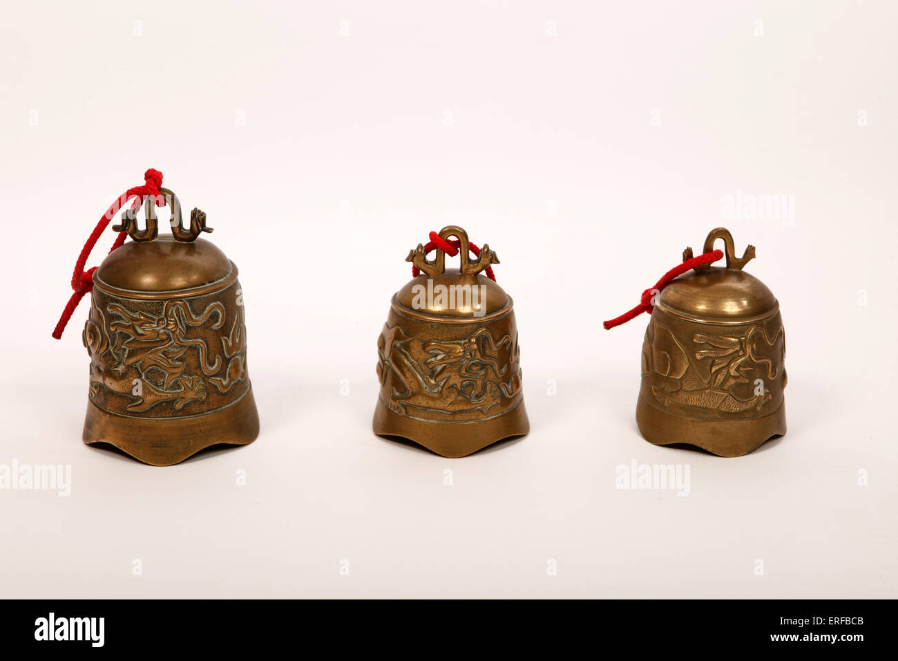 Ensemble de trois cloches du temple thaïlandais ou japonais Banque D'Images