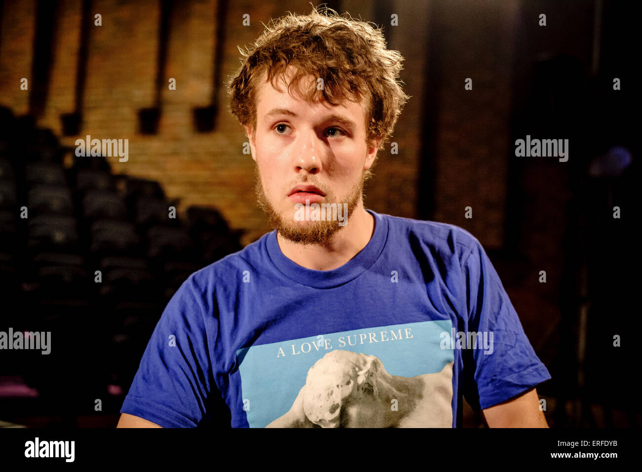 Joe Armon-Jones au piano pendant les balances à Turner Sims Concert Hall à Southampton, en Angleterre. Banque D'Images