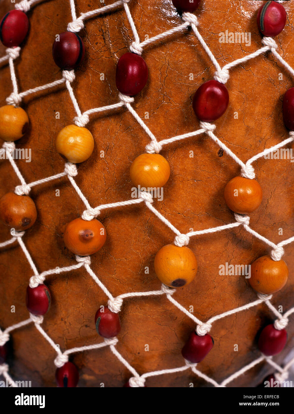 Grand shekere de Cuba. Instrument de percussion d'origine africaine, largement utilisée dans la musique sacrée et aussi à Cuba. Banque D'Images