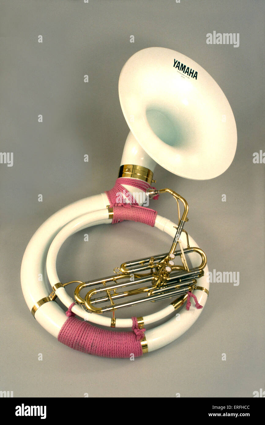 Sousaphone - instrument de cuivre du type de Tuba Photo Stock - Alamy