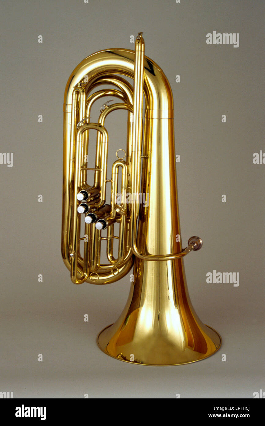 Tuba basse - instrument de cuivre Photo Stock - Alamy