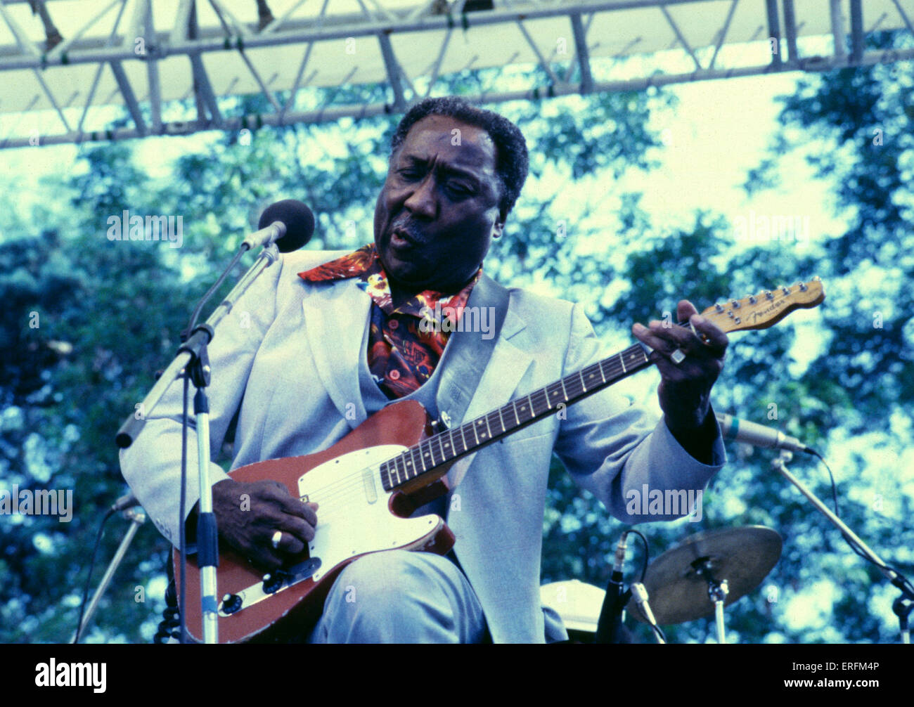 Muddy Waters - portrait de la guitariste de blues américain se produisant au Festival de Jazz 1981 Capital Radio à Knebworth. 4 avril 1915 - 30 avril 1983. Vrai nom McKinley Morganfield. Père de Chicago Blues. Banque D'Images