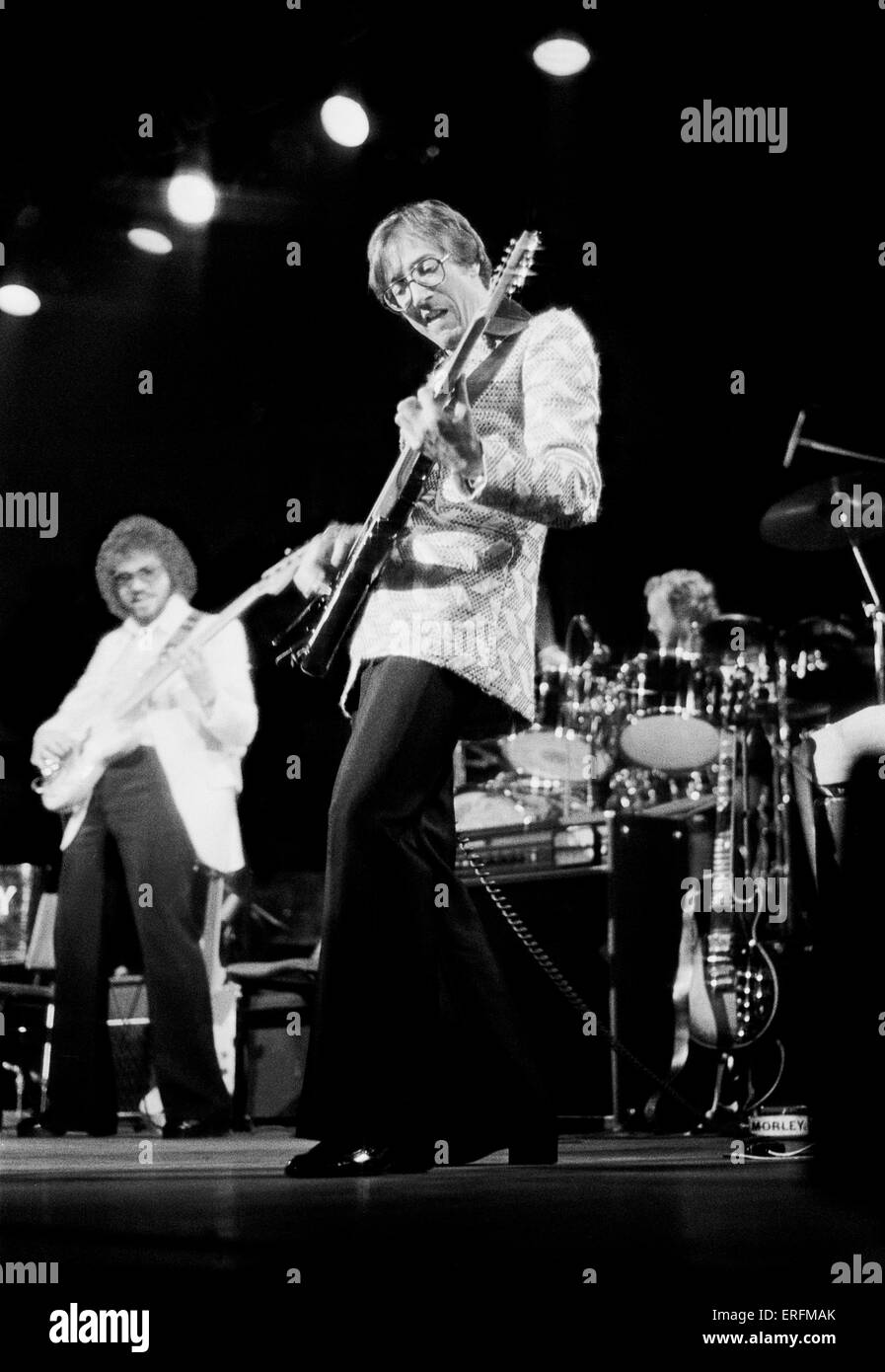 L'Ombre - portrait de l'English Rock 'n' roll groupe jouant au Royal Albert Hall, Londres, 1978. Banque D'Images