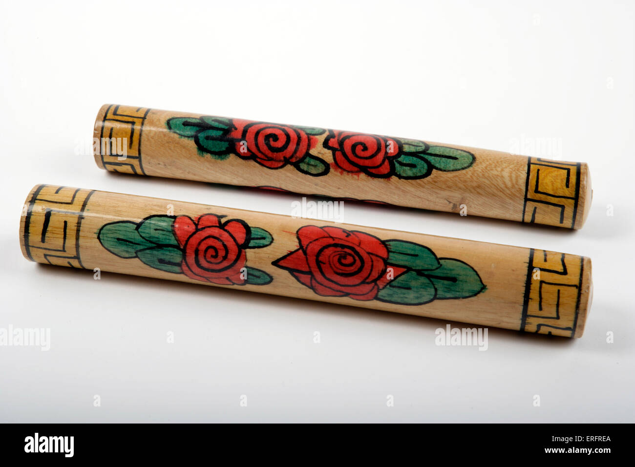 Claves instrument de percussion décorées Photo Stock Alamy