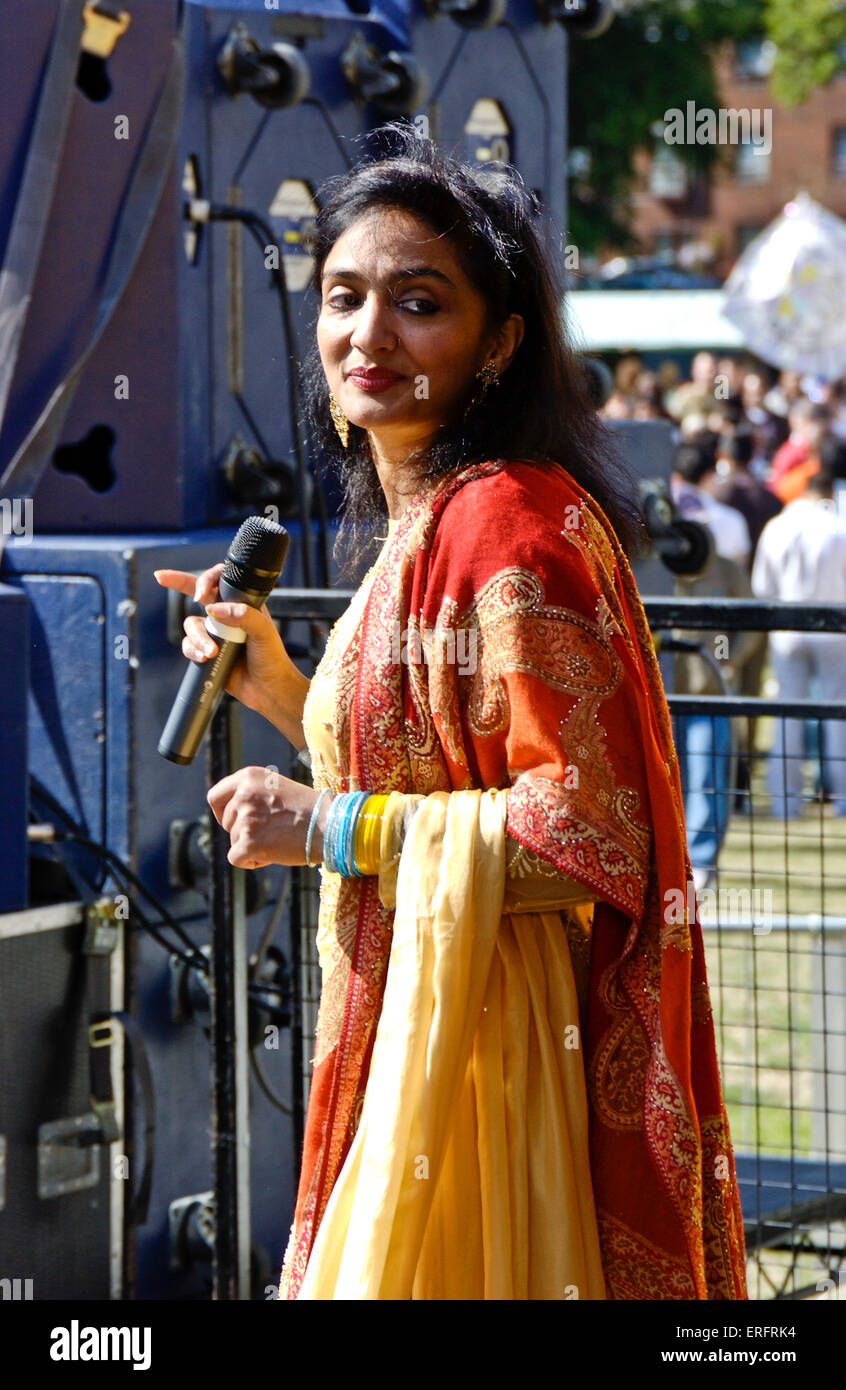 Najma Akhtar effectuant à la Southampton Mela Festival, Royaume-Uni, le 12 août 2006. Fusion du jazz moderne avec Affaires indiennes Ghazal. NA, Banque D'Images