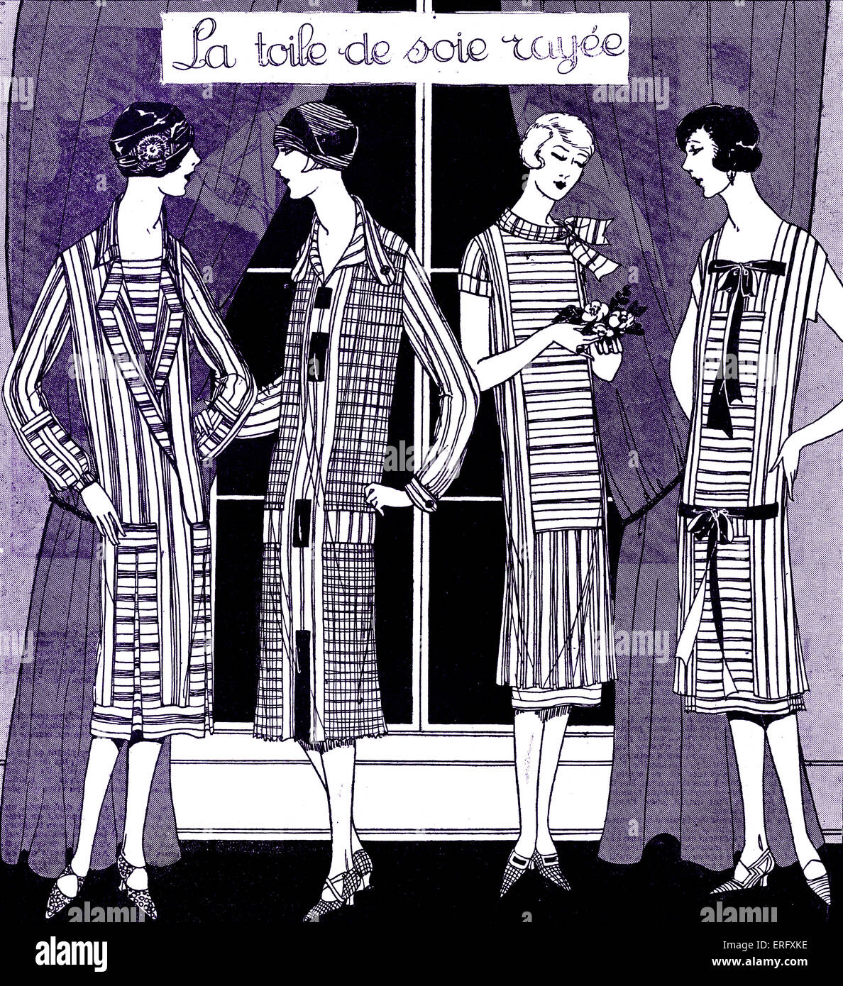 La mode : robes en mai 1925 . En mode été soie à rayures. Titre se lit : la toile de soie rayée.. Banque D'Images