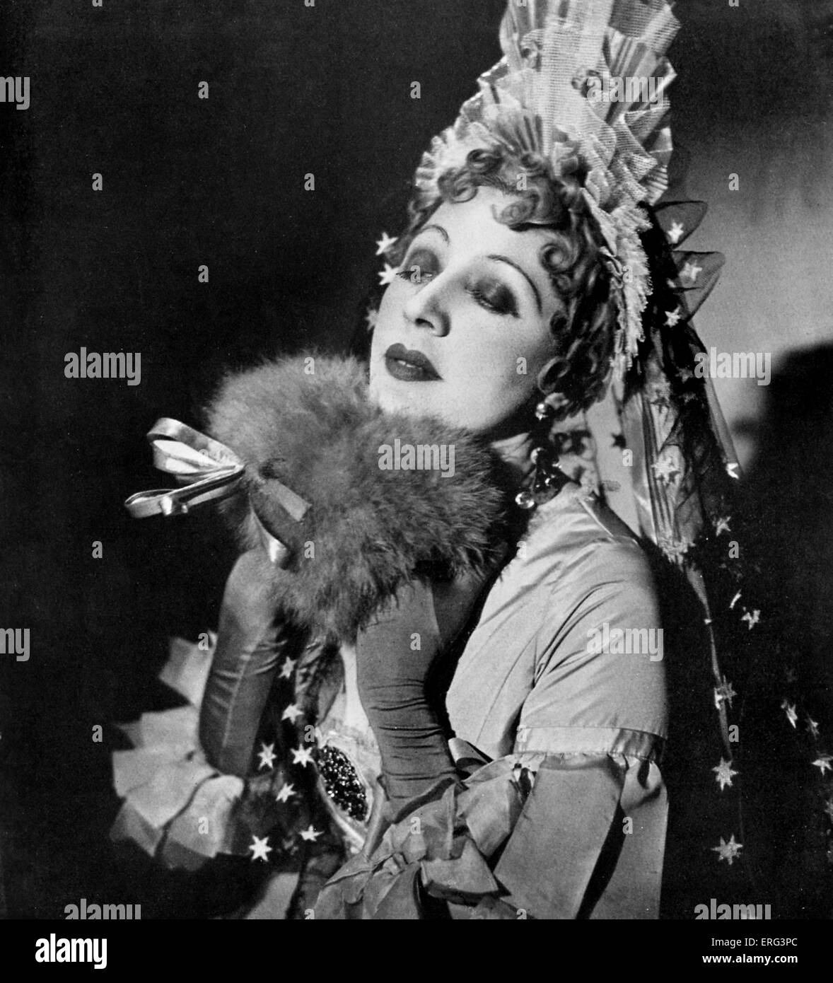 Edith Evans comme Lady Fidget dans Wycherley's 'le pays Femme' à l'Old Vic, Londres, 1936. EE, actrice anglaise, 8 février 1888 Banque D'Images