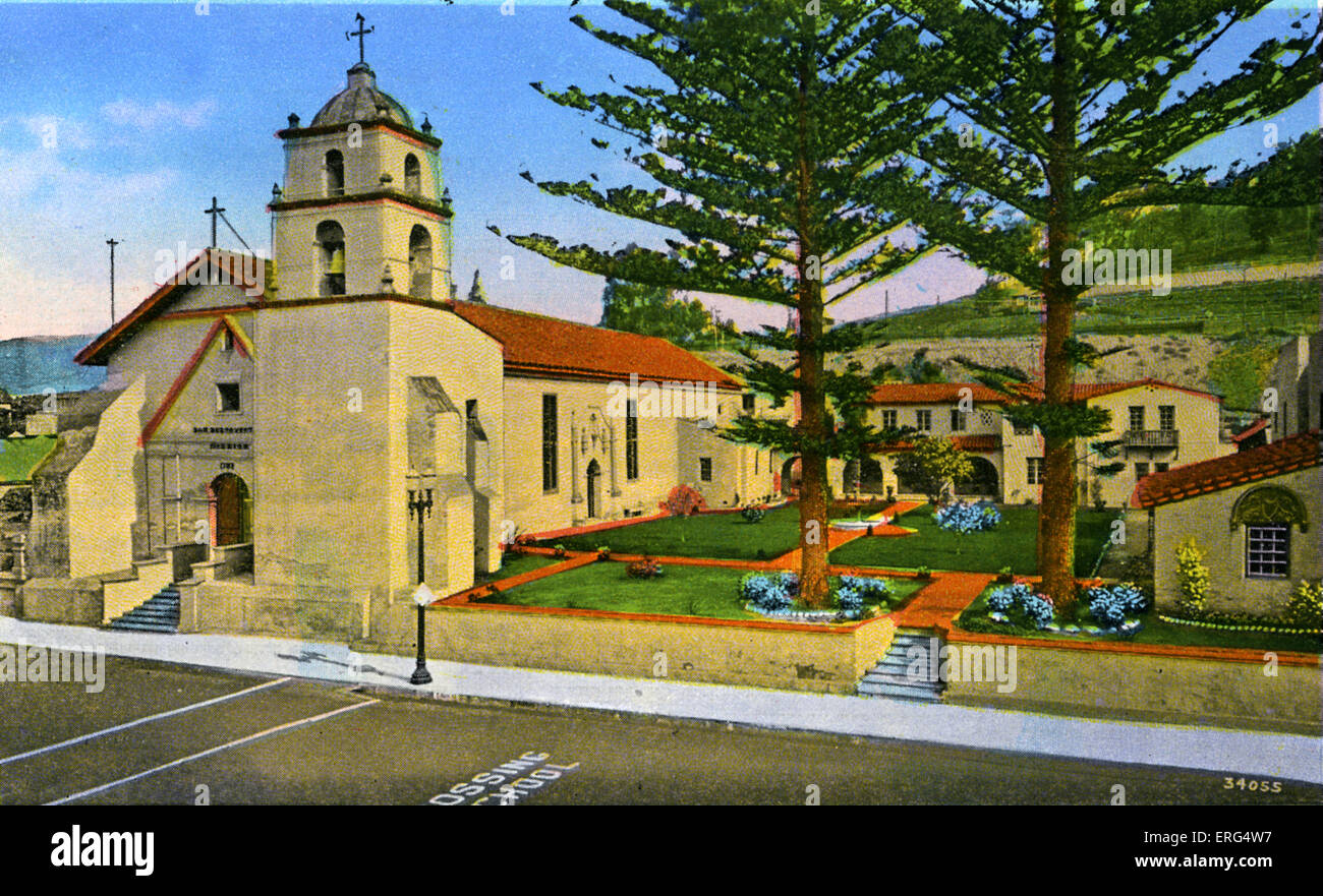 Californie : Mission San Buenaventura, Ventura. Rectory-Museum-cour et célèbre Twin Norfolk de pins. Photo prise c.1900s Banque D'Images