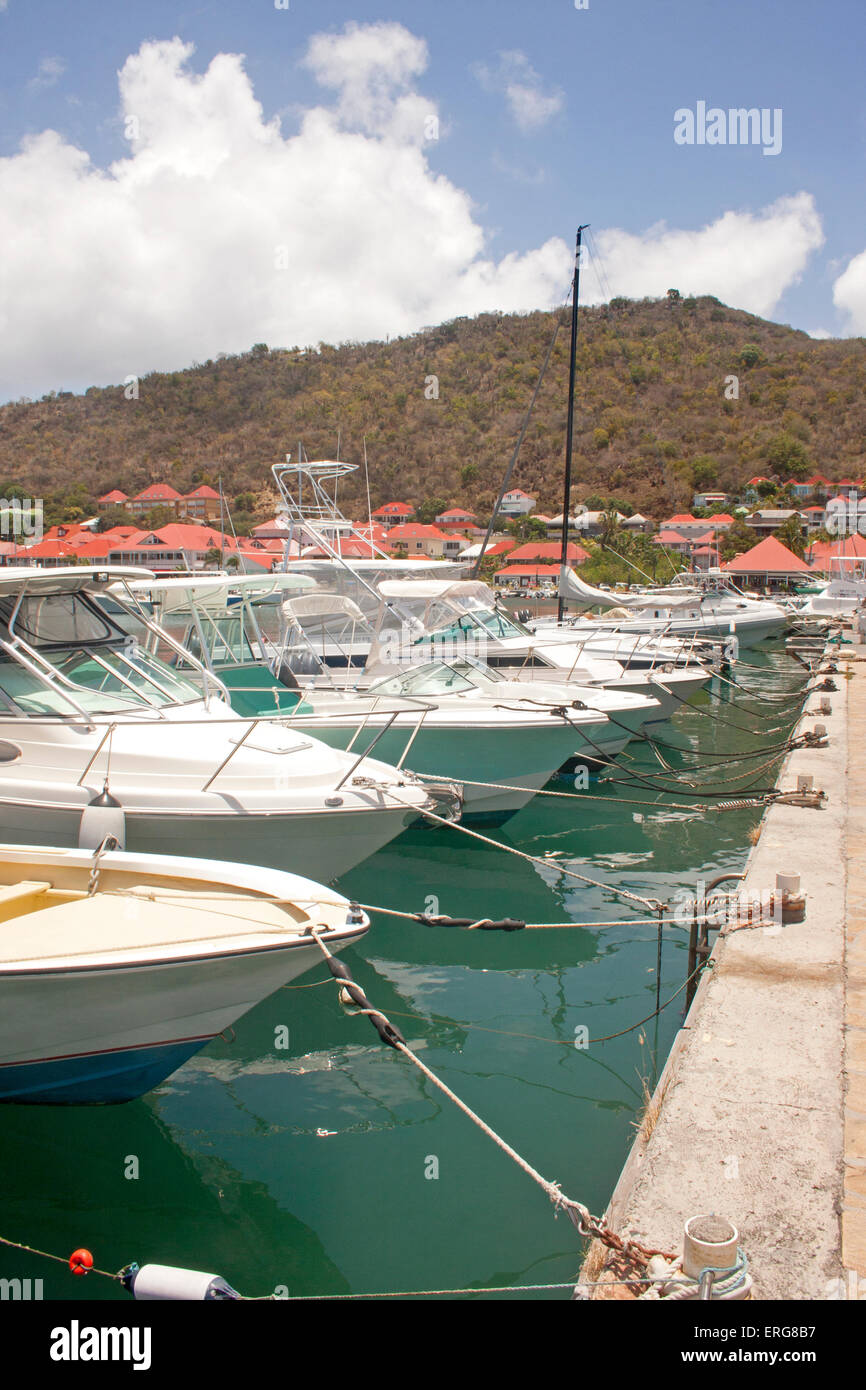 Bateaux amarrés dans le port de Gustavia, Saint Barth Banque D'Images