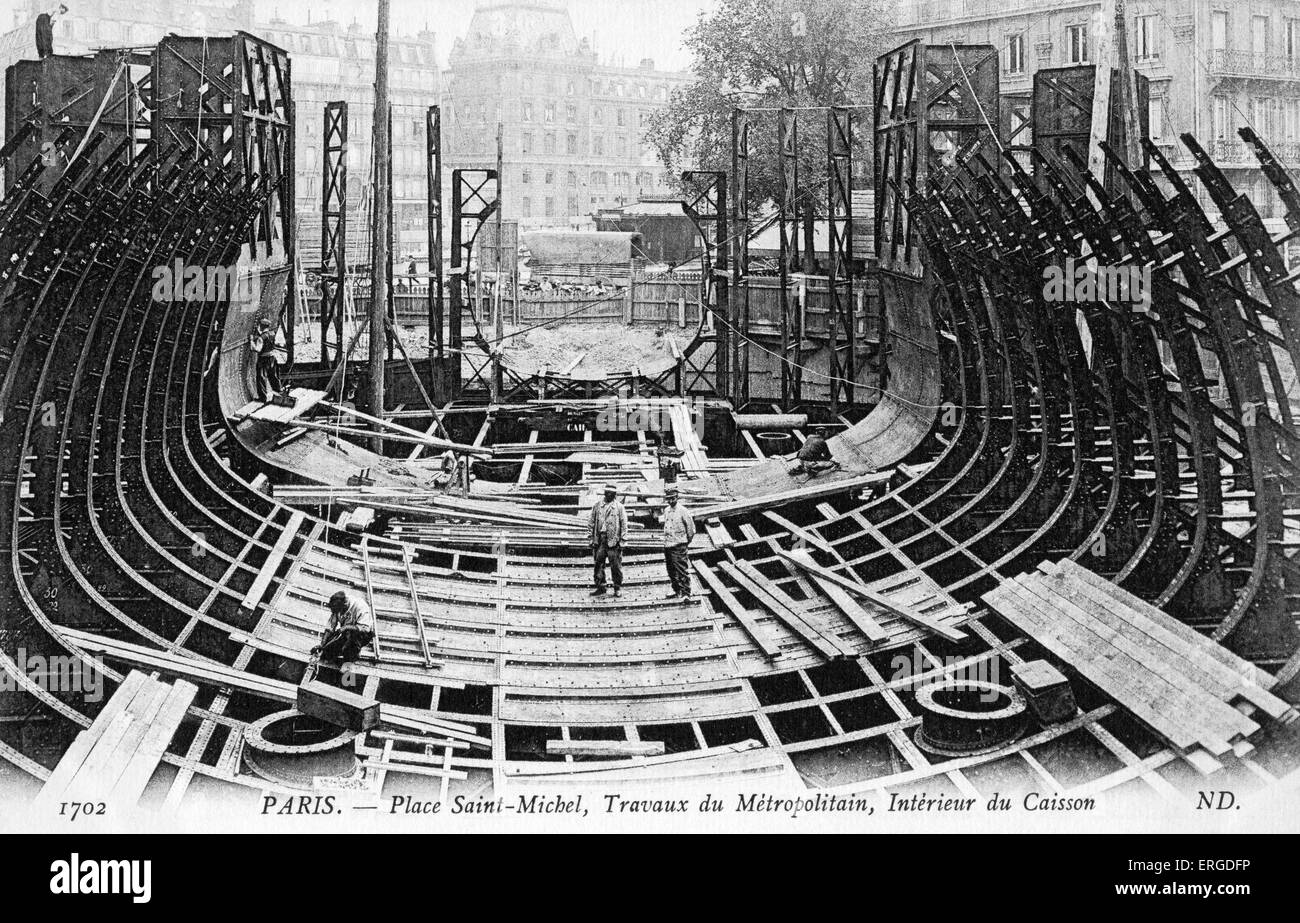 Paris Métro - construction de caisson étanche, de retenue (structure) de la Place Saint- Michel. Banque D'Images Paris Métro - construction de caisson étanche, de retenue (structure) de la Place Saint- Michel. Banque D'Images