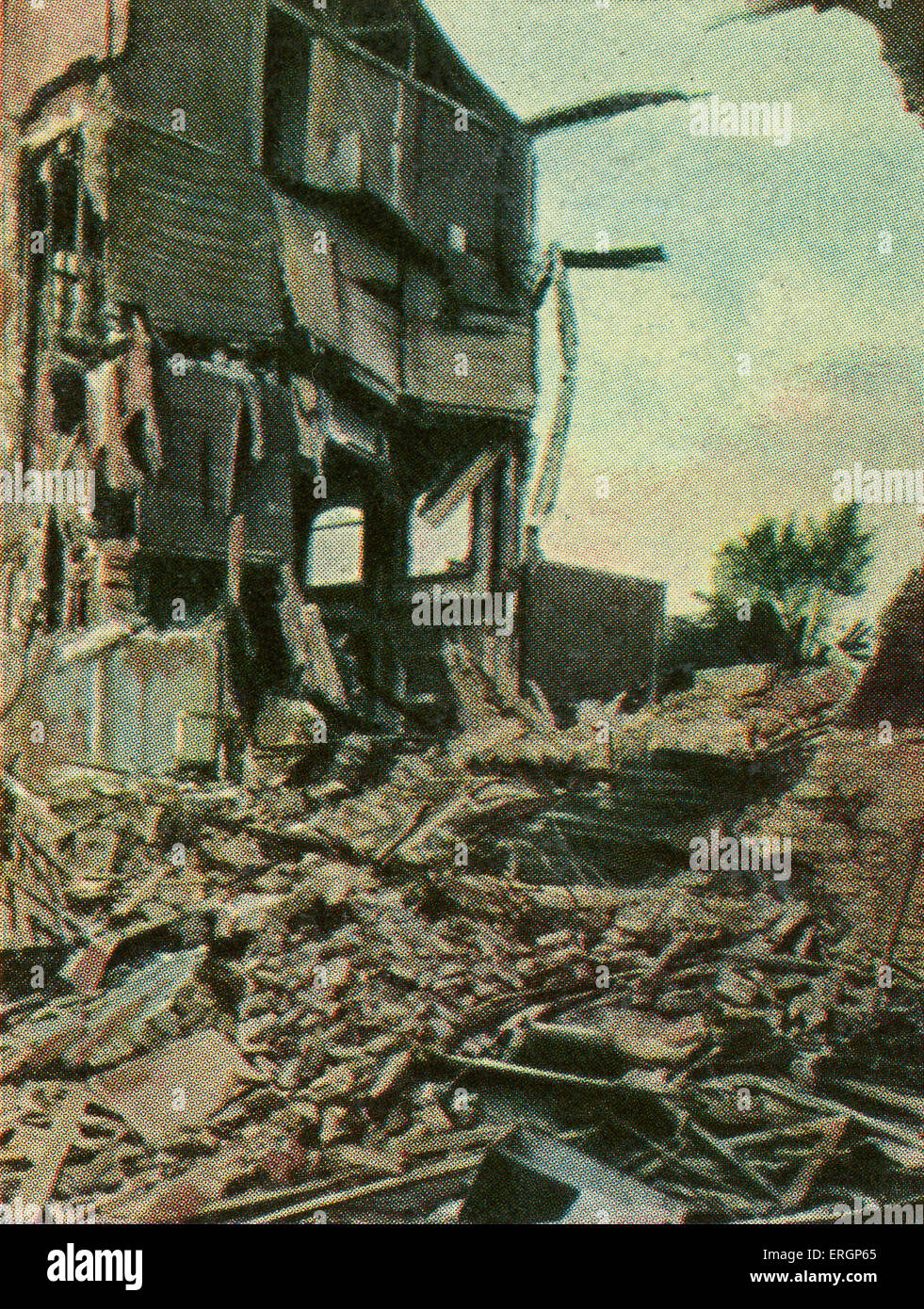 Ruines de la Première Guerre mondiale- 4 étages block détruit par la mine 50 kg bombe. Lancées de l'Airship avec retard dans l'action Banque D'Images