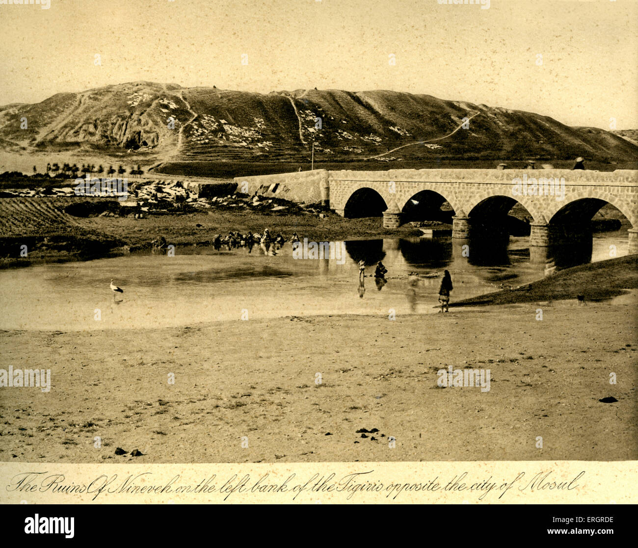 L'Iraq - les ruines de Ninive, sur la rive gauche du Tigre en face de la ville de Mossoul. Photo prise en 1920 après la création de Banque D'Images