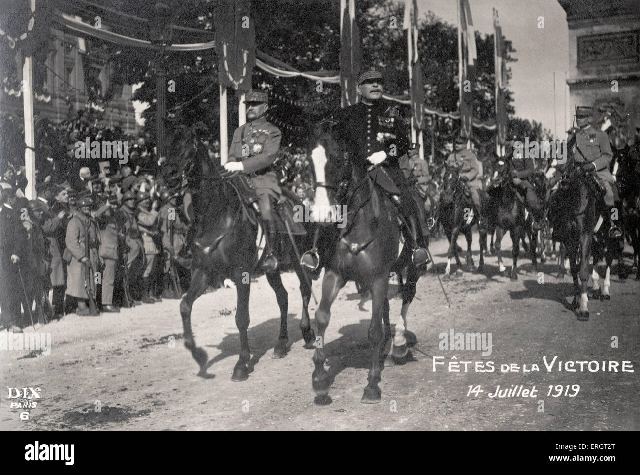 Marechal Foch - chef militaire français, à cheval 14 juillet 1919 défilé dans la Première Guerre mondiale, Paris. 1851 - 1929 Banque D'Images