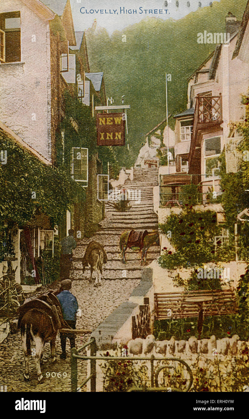 Clovelly High Street, dans le Nord du Devon. Petit village de pêcheurs avec des rues pavées,inchangé en 21e siècle inchangée,Charles Banque D'Images