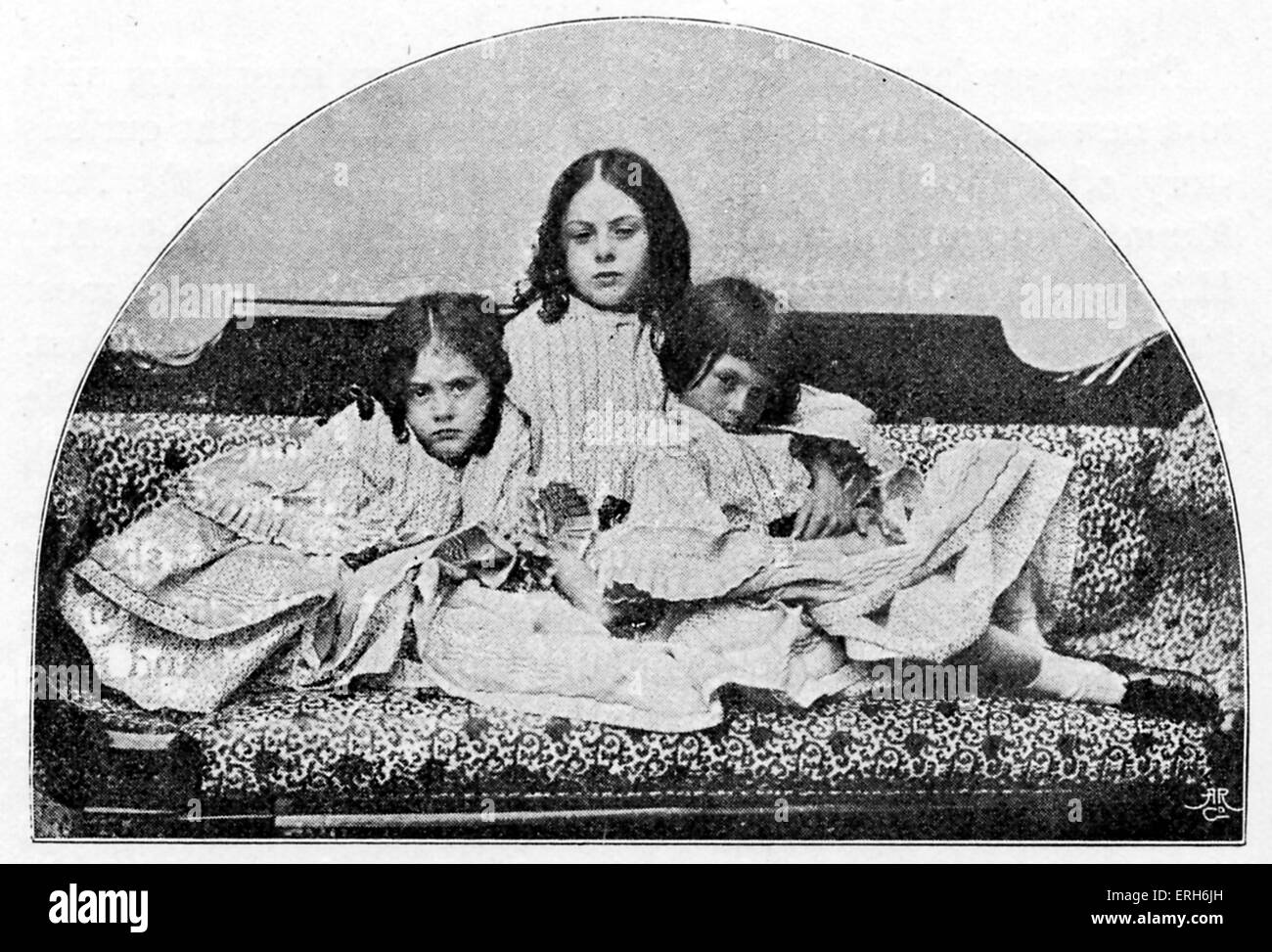 Les enfants Liddell - après photographie prise par Lewis Carroll, c. 1859. De gauche à droite : Lorina, Alice et Edith Liddell. Les enfants de Banque D'Images