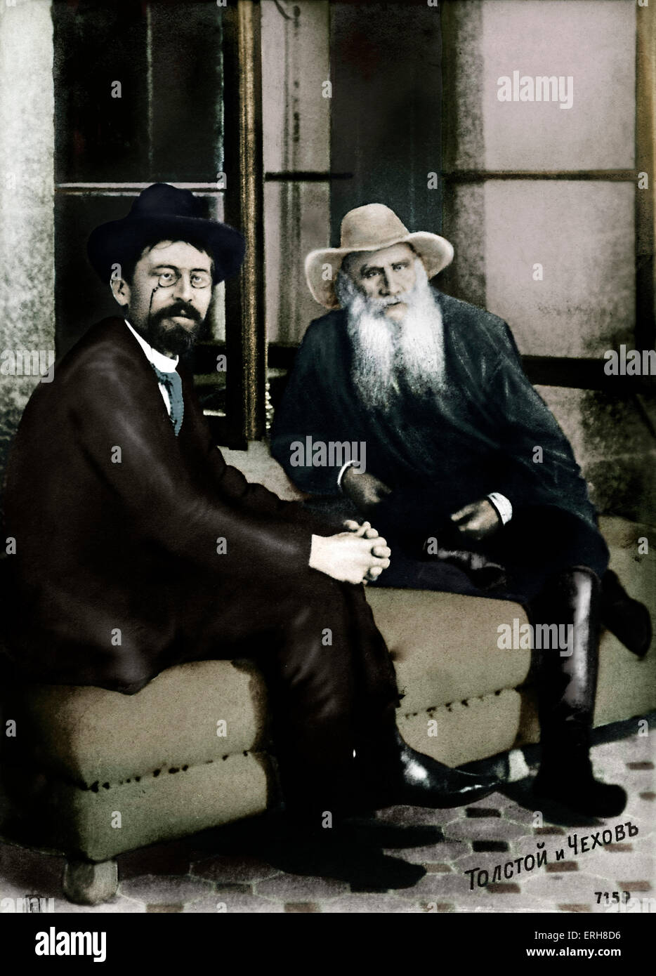 Anton Tchekhov et Leo Tolstoy assis ensemble. Écrivains russes, de Tchekhov - 29 janvier 1860 - 14 juillet 1904, Tolstoi - 28 Août Banque D'Images