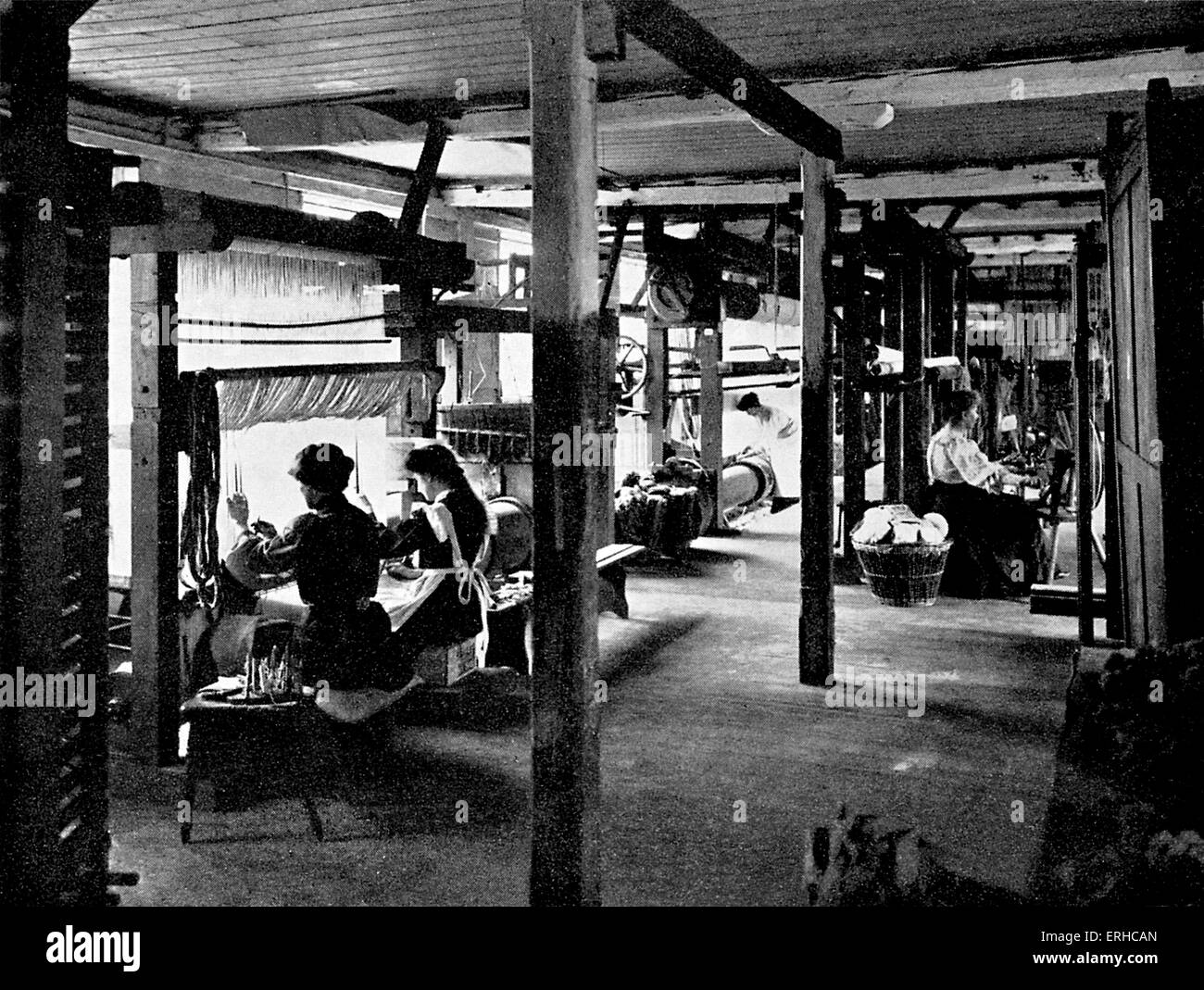 Métiers à tapisserie à Merton Abbey Works / Merton Abbey Mills, Merton, Londres. Partie de Morris & Co, l'ameublement et des arts décoratifs Banque D'Images