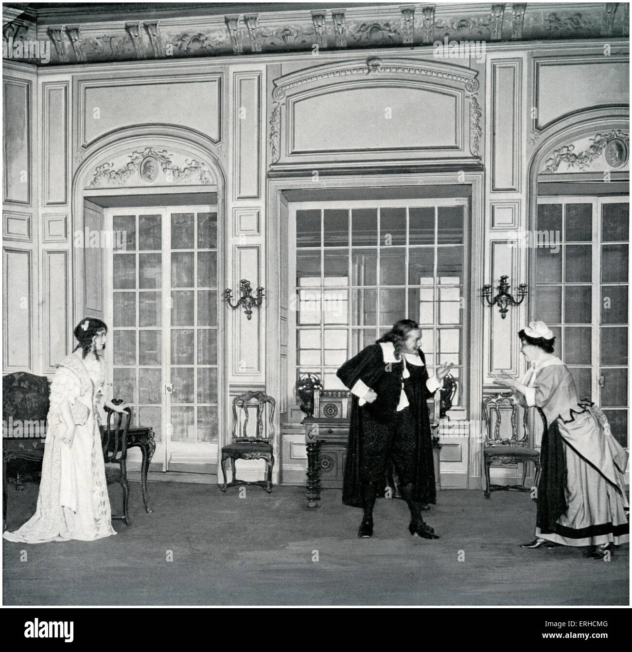 Tartuffe (jouer) de Molière au Théâtre National de l'Odéon. Acte II. De gauche à droite : Tailade comme Marianne ; Mosnier comme Orgon ; Banque D'Images