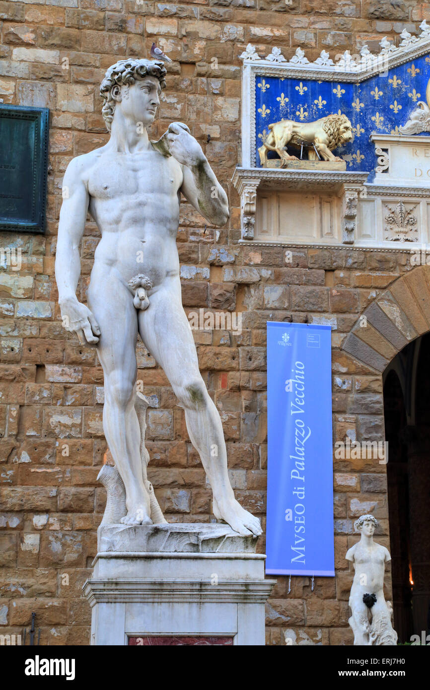 Copie de Michelangelo's 'David', la Piazza della Signoria, Florence Banque D'Images