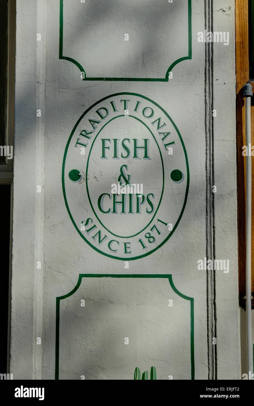 Poisson et chip shop sign Londres Banque D'Images