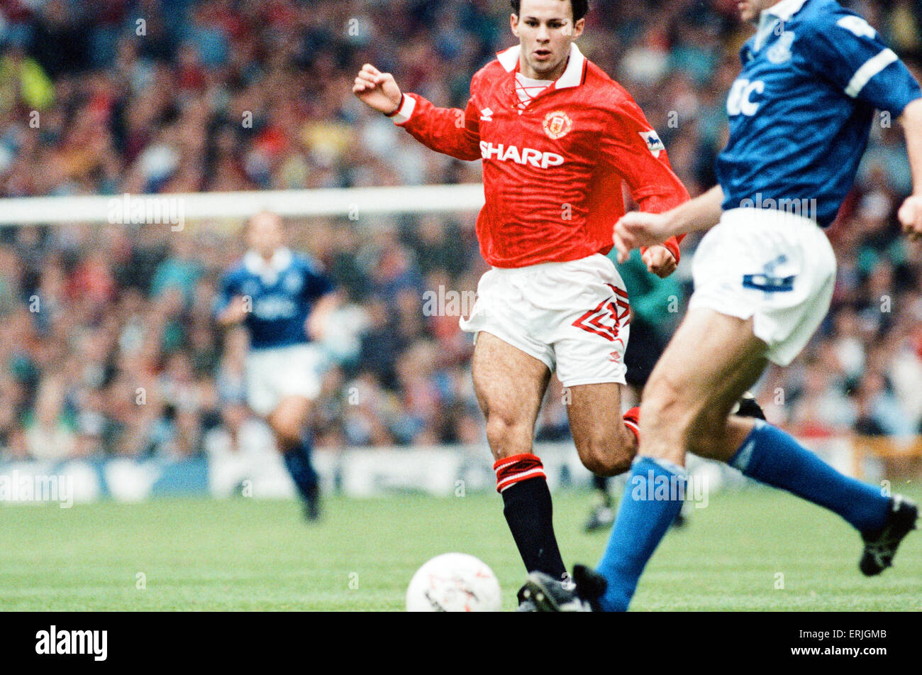 Everton 0-2 Manchester United, match de championnat à Goodison Park, samedi le 12 septembre 1992. Ryan Giggs. Banque D'Images