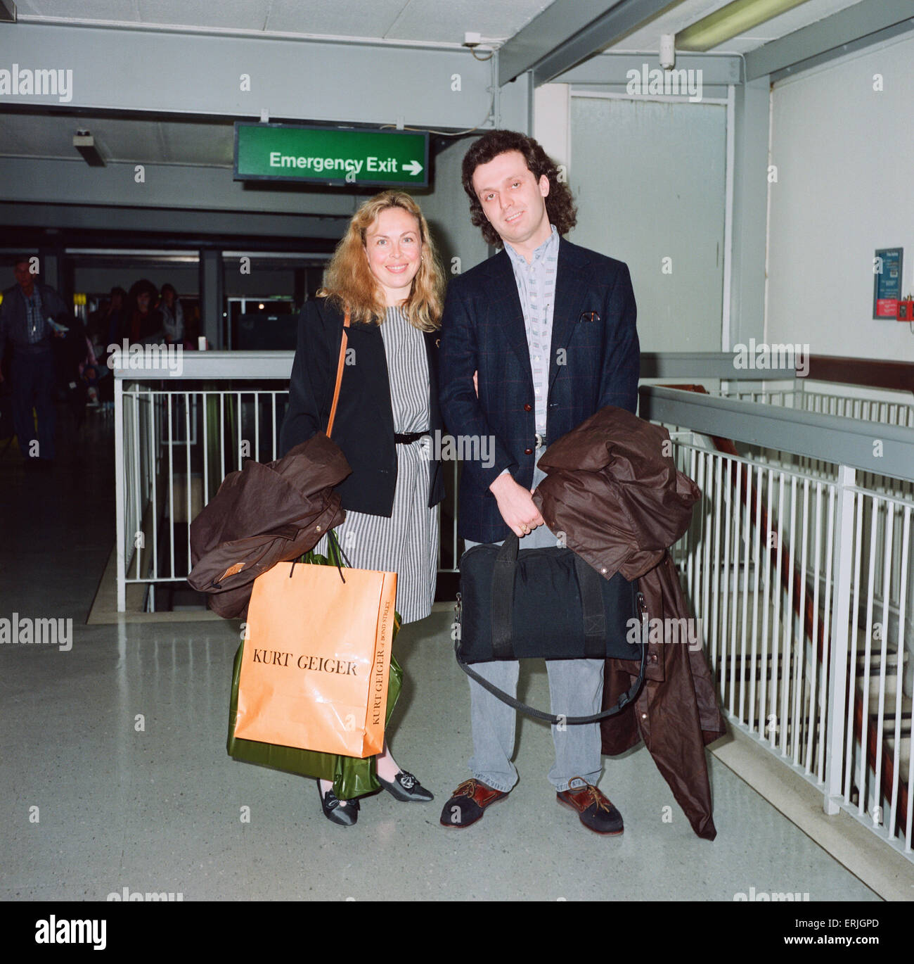 Jayne Torvill et mari Phil Christensen arrivent à l'aéroport de Londres. 17 Mai 1991 Banque D'Images