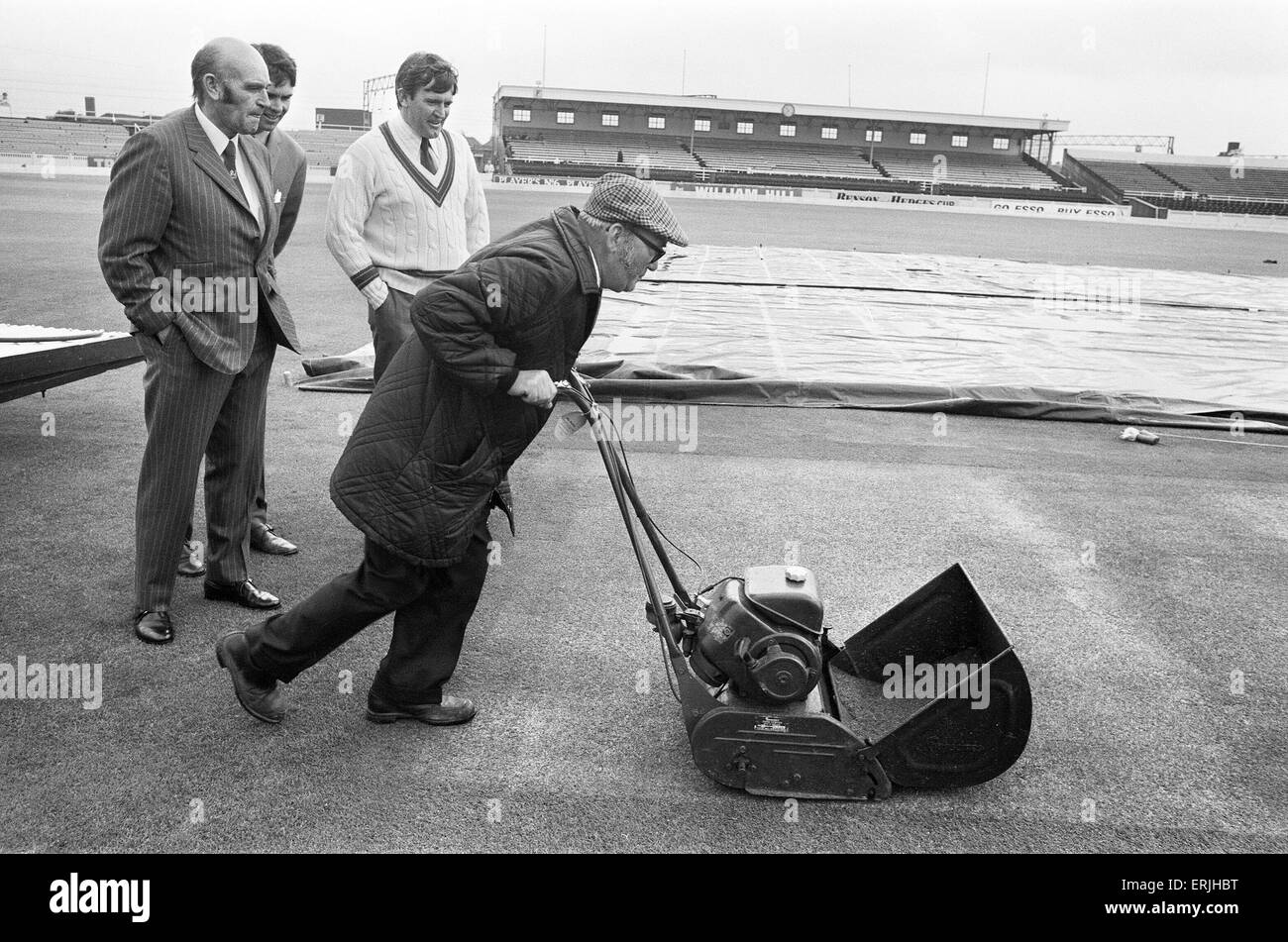 Tournée australienne de Grande-Bretagne pour les cendres. Premier test match à Old Trafford entre l'Angleterre et l'Australie. Préparer le terrain. 9 juin 1972. Banque D'Images