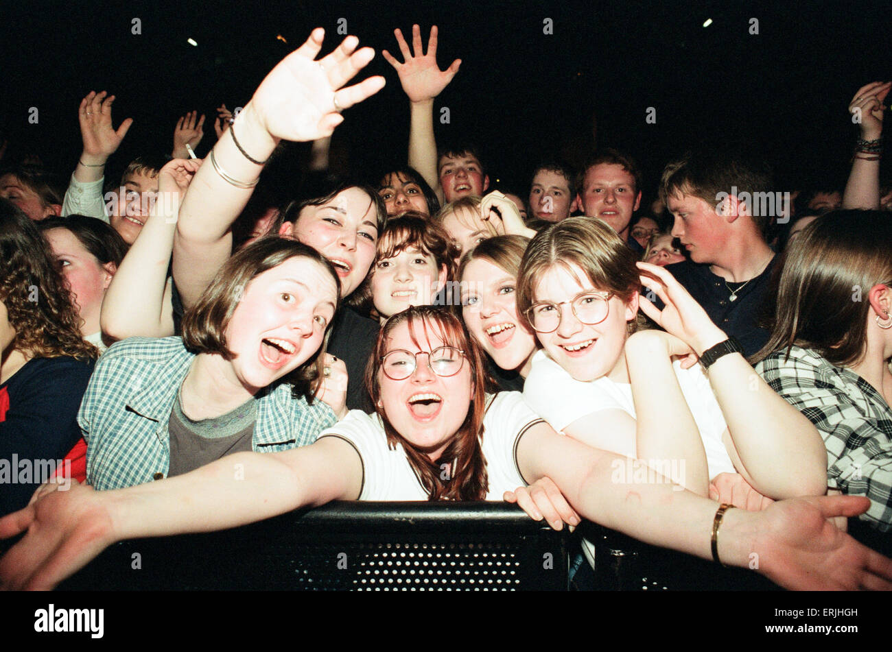 Le Centre de la pâte play Clickimin, Shetland, 13 août 1996. Fans et supporters. Banque D'Images