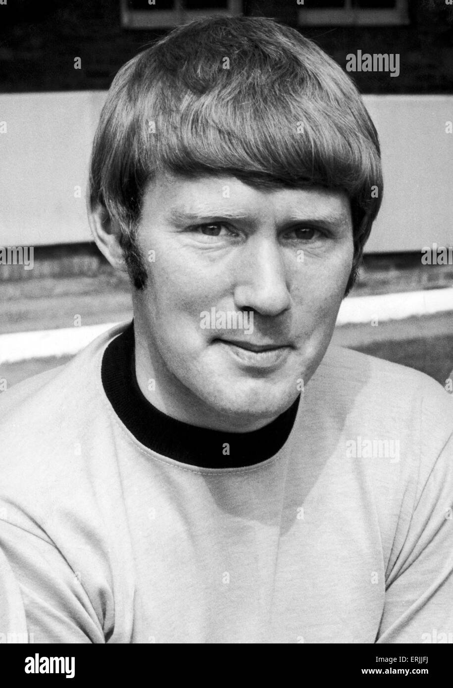Wagstaffe David, est un ancien footballeur qui a joué la majorité de sa carrière pour les Wolverhampton Wanderers en tant qu'ailier gauche. Il est connu comme 'Waggy' pour les fans et autres joueurs.David a été le premier joueur à recevoir une carte rouge dans le football anglais et être rejeté du champ de jeu le jour où les cartes ont été introduites. 1er août 1968. Banque D'Images