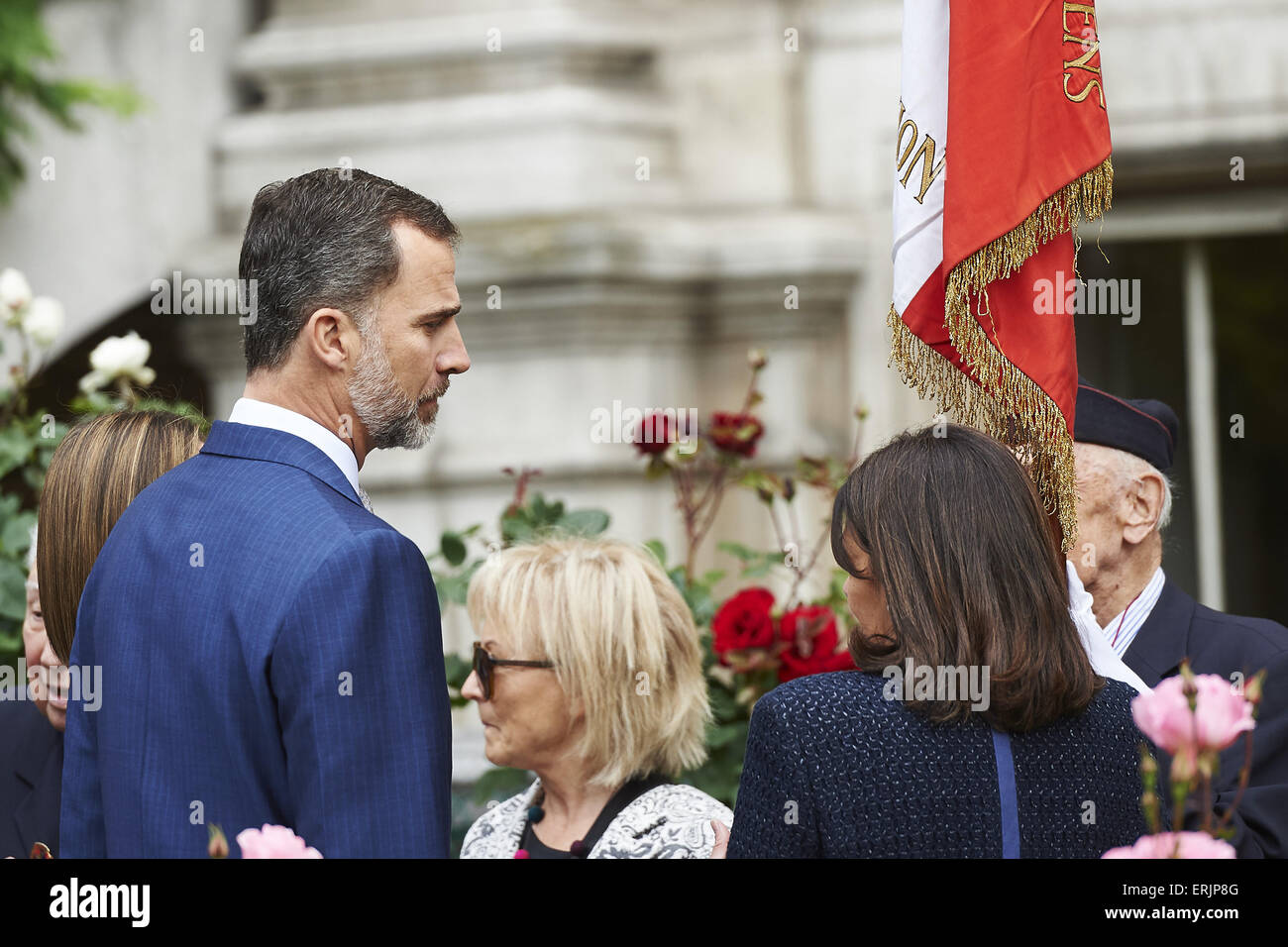 Paris, France. 3 juin, 2015. Le roi Felipe VI d'Espagne, la Reine Letizia d'Espagne et d'Anne Hidalgo, Maire de Paris assister à une ouverture de 'Jardin des combattants de 'La Nueve', Espagnol libération de la Villa de Paris, le 25 août 1944' à l'Hôtel de Ville le 3 juin 2015 à Paris.Découverte de la plaque dentaire © Jack Abuin/ZUMA/Alamy Fil Live News Banque D'Images