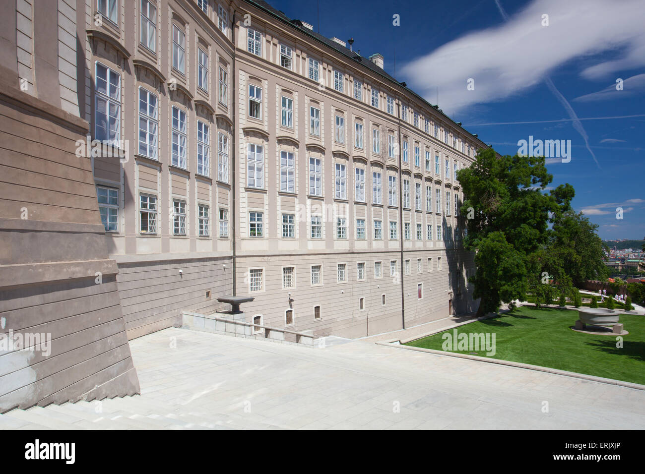 Prague, République tchèque - Juin 3,2015 : Château de Prague et Paradise Garden.Le Château de Prague est le président officiel residence Banque D'Images