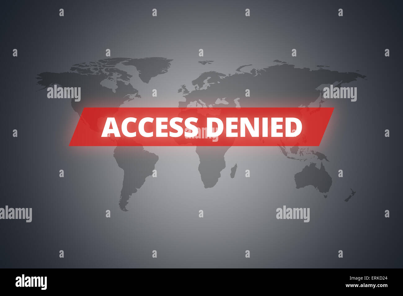 Message de refus d'accès sur l'écran technologique sur dark world map background. Banque D'Images