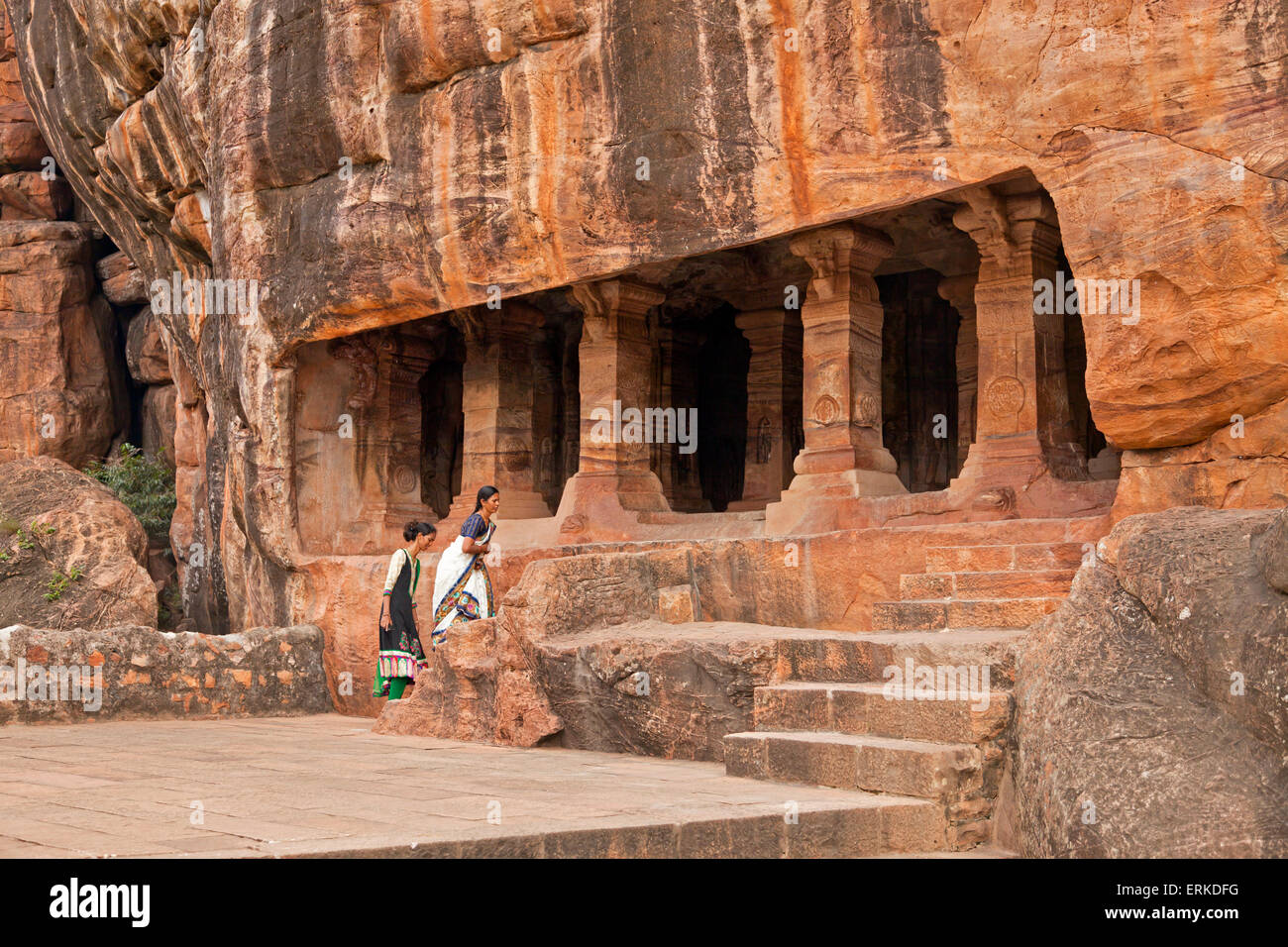 Entrée de la grotte des temples, Badami, Karnataka, Inde Banque D'Images