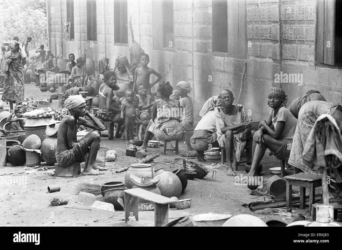 Victimes de la guerre civile au Nigéria, également connu sous le nom de la guerre du Biafra. Juillet 1968. Banque D'Images